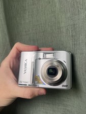Yashica EZ F924z mini fotocamera digitale ottime condizioni funzionante