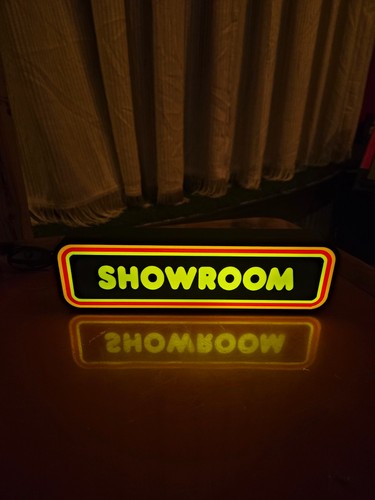 Showbiz pizza place - pizza,