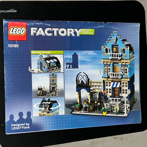 Lego market street - market,