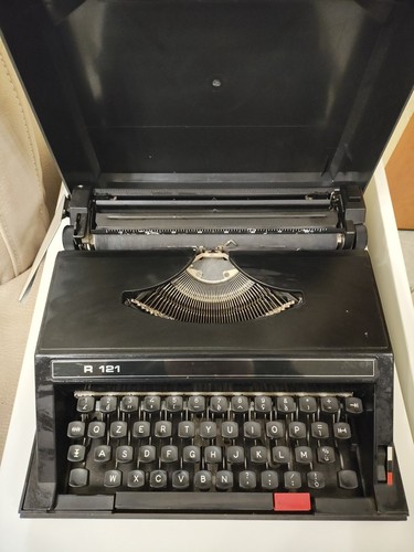 Macchina scrivere vintage - da,