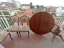 tavolo antico allungabile con 4 sedie