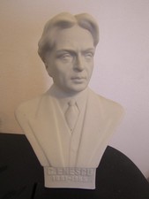 VECCHIO BUSTO IN PORCELLANA