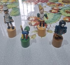 4 statuette vintage legno tra cui Pinocchio