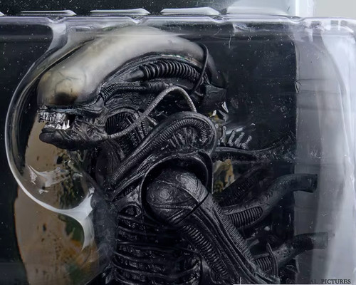 Neca classic 1979 alien pvc - neca,