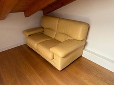 grazioso divano 2 posti similpelle tinta senape