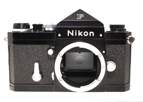 Nikon nera con prisma - con,