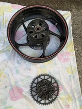 Cerchione posteriore e corona