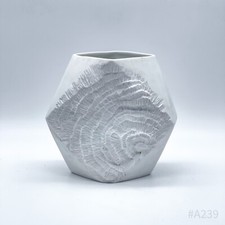 Vintage AK Kaiser Vaso Di Porcellana Bisquit Con Decorazione IN Rilievo Bianco