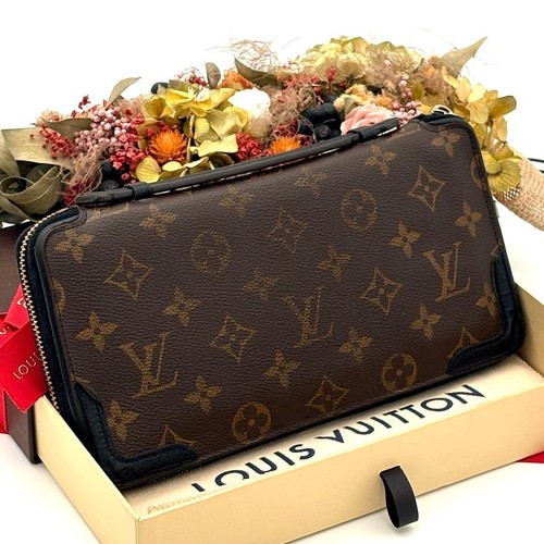 Louis vuitton monogram - louis,