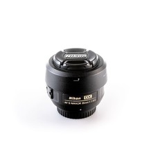 NIKON AF-S 35mm f/1.8 G DX -