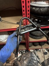 Staffa di montaggio per maniglia di sostegno posteriore Yamaha YQ50 Aerox