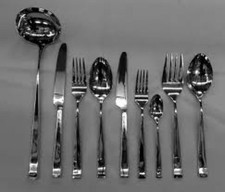 SERVIZIO POSATE PER 12 PERSONE