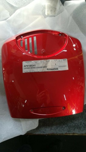 Cofano anteriore scudo rosso