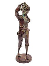 Statua di ragazzo in bronzo