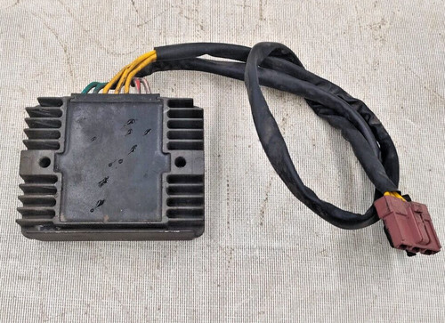 Regolatore tensione - di,