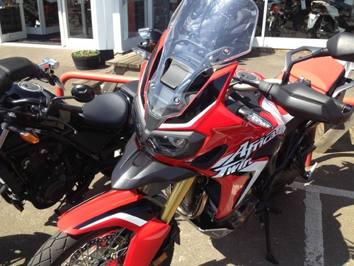 Honda africa twin crf1000l - honda,
