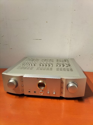 Amplificatore stereo integrato