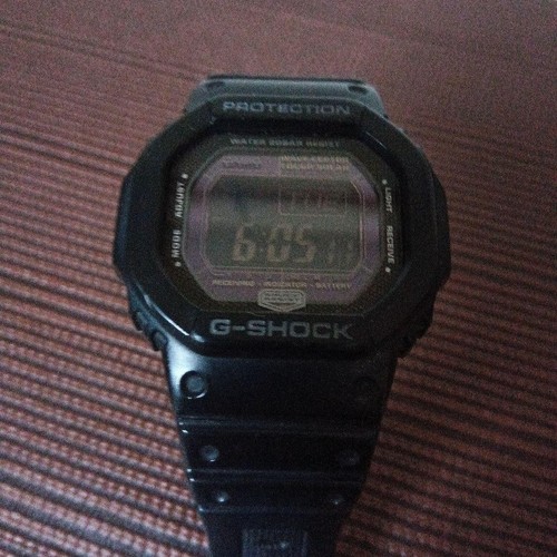 Orologio nero radiocontrollato