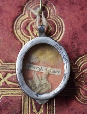 relic reliquary reliquia