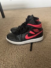Size 7.5 - Air Jordan 1 Mids
