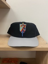 Cappello a scatto regolabile