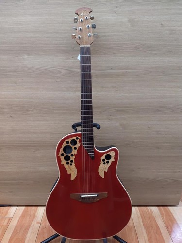 Chitarra acustica elettrica