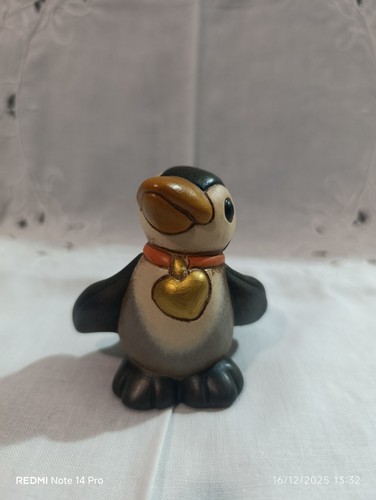 Pinguino piccolo con cuore in - pinguino,