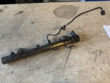 MERCEDES CLS FUEL RAIL W219 CLS 320 CDI LATO SINISTRO DISTRIBUTORE CARBURANTE A6420700495