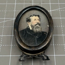 Antico Ritratto Ovale