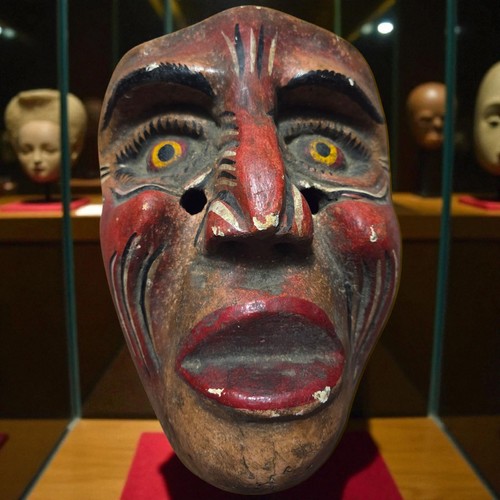 Antica maschera legno