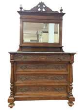 Antico cassettone con