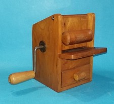 LARIANA -  Grattugia per