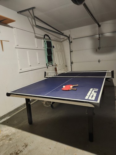 Ping pong table used - table,