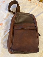 Borsello Monospalla in pelle marrone PIQUADRO