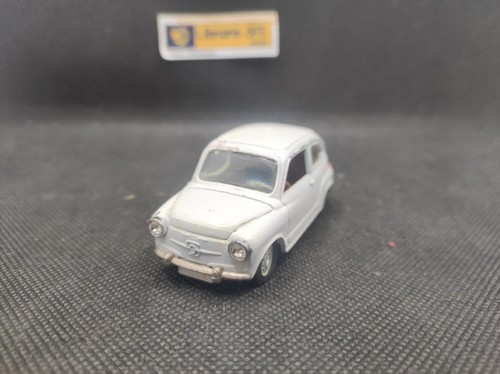 Seat 600 blanche - ▄▀▄,