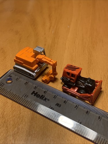 Bulldozer escavatore arancione
