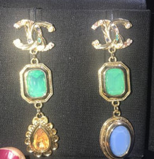 CHANEL COLOR GRIPOIX PENDANTS EARRINGS CC LOGO BIRDS MODEL