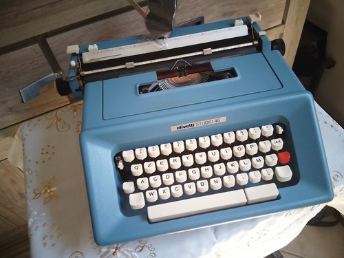 Macchina scrivere olivetti - da,