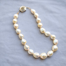 Collana di perle barocche