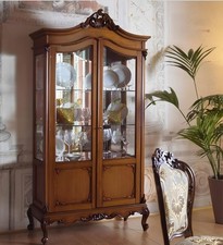 Elegante vetrina stile antico