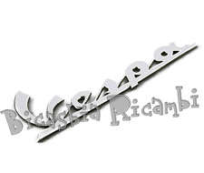 2221 - TARGHETTA ADESIVA CROMATA PER SCUDO ANTERIORE VESPA 50 125 150 LX LXV