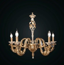 Lampadario classico in legno