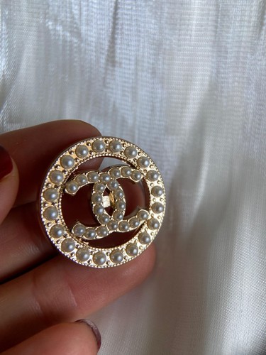 Bottone chanel oro con perle - con,