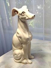 Statuina cane levriero frusta