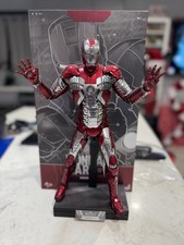 Hot Toys Marvel Modellino Iron