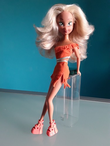 Winx bambola flora - bambola, fashion