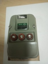 Interruttore tripolare da