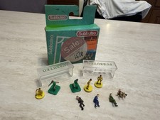 Set accessori Subbuteo 61239 panchine e personaggi anni 70 in box collezione