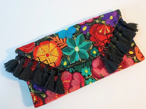 Borsa pochette ricamata