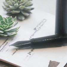 Penna Stilografica NERA in